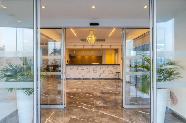 26.05 avion Bucuresti, Cipru - Zona Larnaca Ayia Napa, Milea Hotel 543 EURO, 7 nopti, Mic dejun inclus