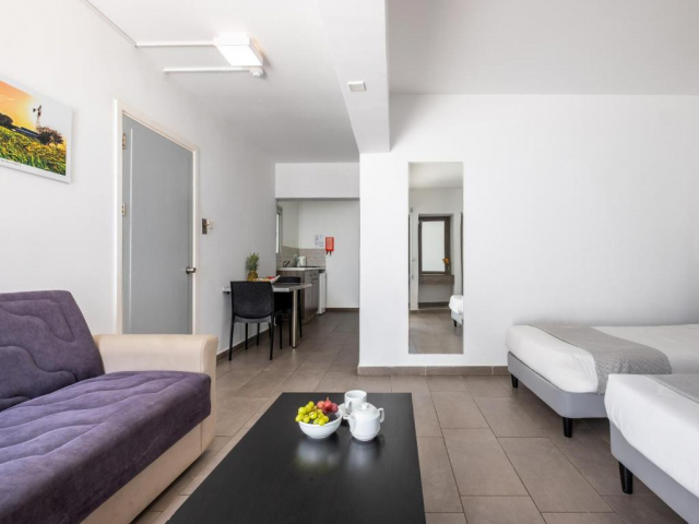 17.05 avion Bucuresti, Cipru - Zona Larnaca Ayia Napa, Rio Gardens Aparthotel 436 EURO, 7 nopti, Fara masa