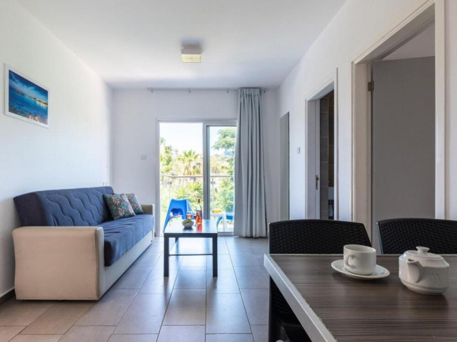 17.05 avion Bucuresti, Cipru - Zona Larnaca Ayia Napa, Rio Gardens Aparthotel 436 EURO, 7 nopti, Fara masa