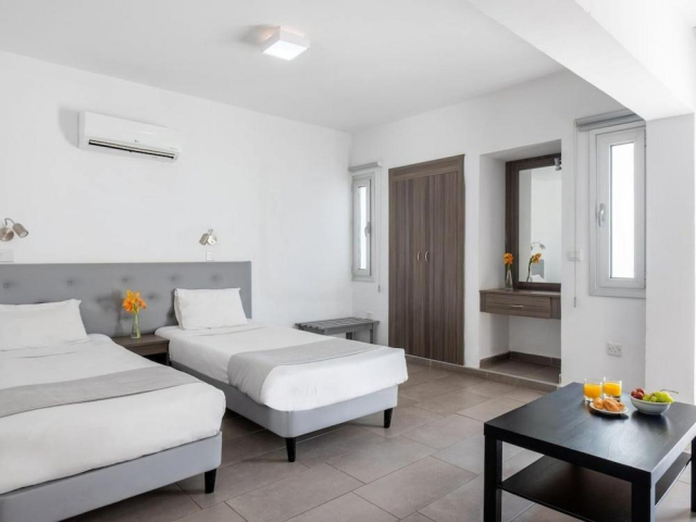 17.05 avion Bucuresti, Cipru - Zona Larnaca Ayia Napa, Rio Gardens Aparthotel 436 EURO, 7 nopti, Fara masa