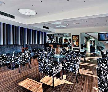 17.05 avion Bucuresti, Cipru - Zona Larnaca Larnaca, Hotel Livadhiotis City 583 EURO, 7 nopti, Mic dejun inclus