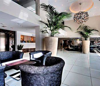 17.05 avion Bucuresti, Cipru - Zona Larnaca Larnaca, Hotel Livadhiotis City 583 EURO, 7 nopti, Mic dejun inclus