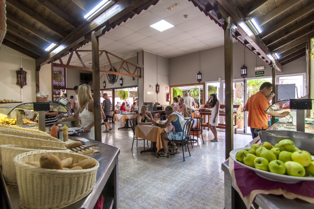 09.06 avion Bucuresti, Spania - Gran Canaria Playa del Ingles, Apartments Corona Roja 631 EURO, 7 nopti, Mic dejun inclus