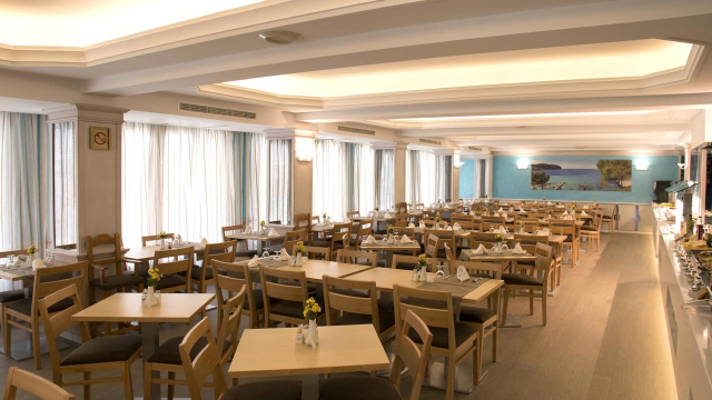 15.06 avion Bucuresti, Spania - Mallorca Cala Millor, Hotel Voramar 914 EURO, 7 nopti, Fara masa