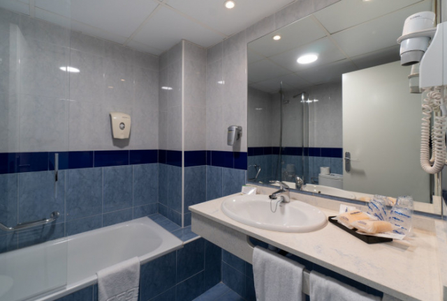 17.05 avion Bucuresti, Spania - Costa del Sol - Malaga Benalmadena, Medplaya Hotel Bali 768 EURO, 7 nopti, Demipensiune inclusa