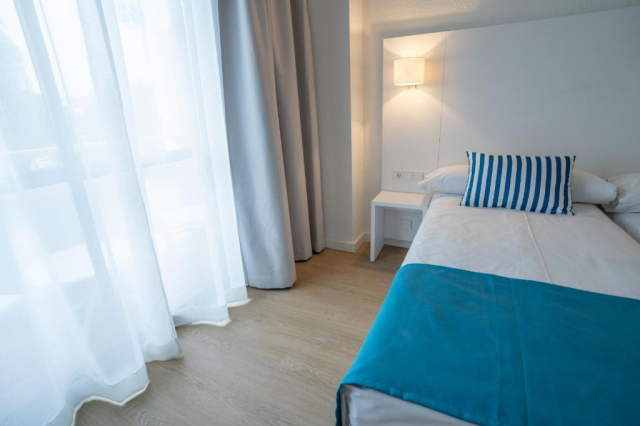 21.05 avion Bucuresti, Spania - Costa del Sol - Malaga Torremolinos, Bluesea Costa Serena (Ex. Royal Costa) 694 EURO, 7 nopti, Mic dejun inclus