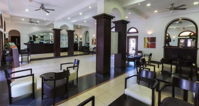 13.05 avion Bucuresti, Spania - Tenerife Los Cristianos, Beverly Hills 737 EURO, 7 nopti, Fara masa