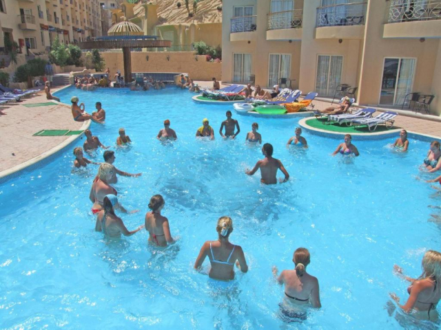 03.05 avion Bucuresti, Egipt - Hurghada Hurghada City, King Tut Aqua Park Beach Resort 440 EURO, 7 nopti, All inclusive