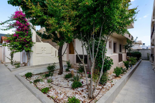 11.06 avion Bucuresti, Grecia - Creta - Heraklion Anissaras, Eleonora Hotel 490 EURO, 7 nopti, Mic dejun inclus