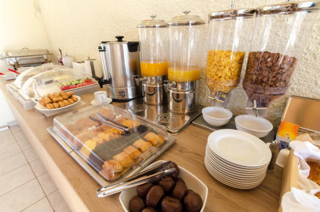 11.06 avion Bucuresti, Grecia - Creta - Heraklion Anissaras, Eleonora Hotel 490 EURO, 7 nopti, Mic dejun inclus