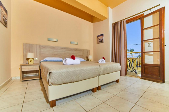 11.06 avion Bucuresti, Grecia - Creta - Heraklion Malia, Villa Diasselo Aparthotel 480 EURO, 7 nopti, Fara masa