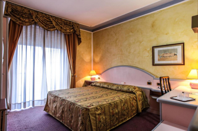 22.06 avion Bucuresti, Italia - Sardinia Sassari, Hotel Grazia Deledda 969 EURO, 7 nopti, Mic dejun inclus