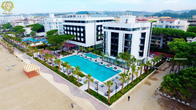 17.06 avion Bucuresti, Albania - Litoral Albania Golem, Hotel Royal G Max 704 EURO, 7 nopti, Mic dejun inclus