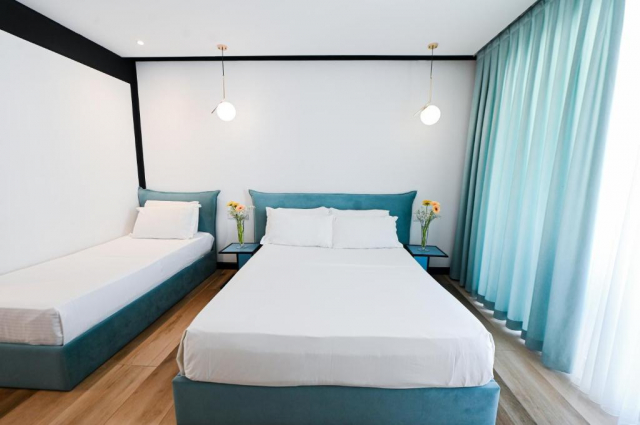 17.06 avion Bucuresti, Albania - Litoral Albania Golem, Hotel Royal G Max 704 EURO, 7 nopti, Mic dejun inclus