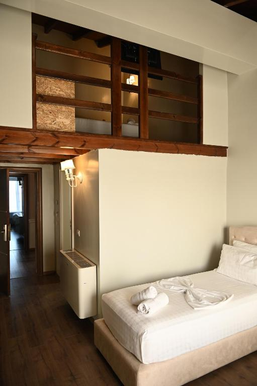 17.06 avion Bucuresti, Albania - Litoral Albania Golem, Hotel Onufri 489 EURO, 7 nopti, Mic dejun inclus