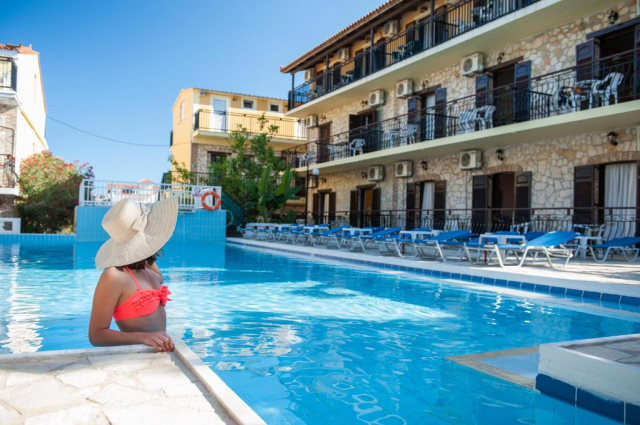 04.06 avion Bucuresti, Grecia - Zakynthos Kalamaki Zakynthos, Elena Studios 459 EURO, 7 nopti, Fara masa