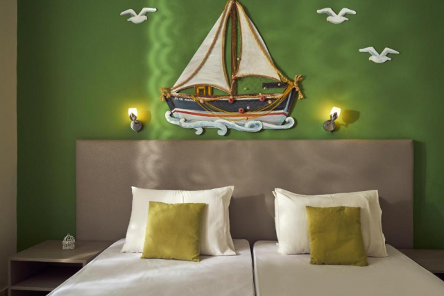 04.06 avion Bucuresti, Grecia - Zakynthos Kalamaki Zakynthos, Elena Studios 459 EURO, 7 nopti, Fara masa
