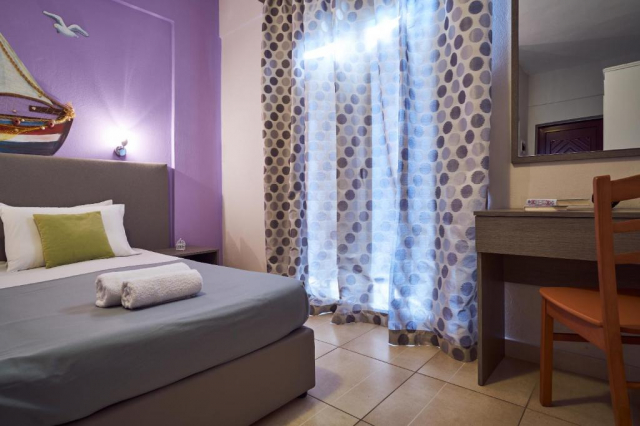 04.06 avion Bucuresti, Grecia - Zakynthos Kalamaki Zakynthos, Elena Studios 459 EURO, 7 nopti, Fara masa