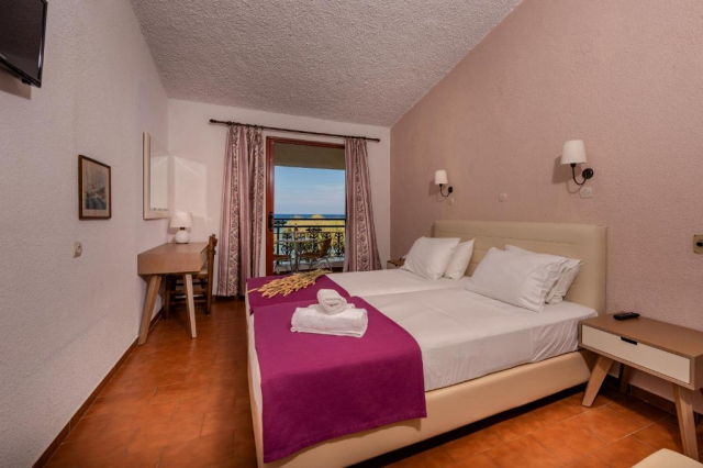 11.06 avion Bucuresti, Grecia - Zakynthos Argassi, Hotel Iliessa Beach 508 EURO, 7 nopti, Mic dejun inclus