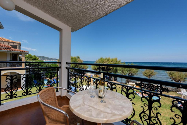 11.06 avion Bucuresti, Grecia - Zakynthos Argassi, Hotel Iliessa Beach 508 EURO, 7 nopti, Mic dejun inclus