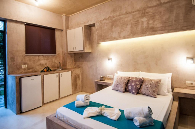 11.06 avion Bucuresti, Grecia - Zakynthos Alykanas, Zante Nest Studios and Apartments 587 EURO, 7 nopti, Fara masa