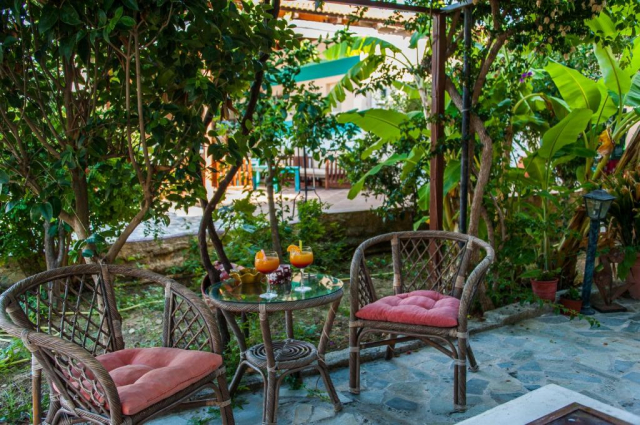 11.06 avion Bucuresti, Grecia - Zakynthos Alykanas, Zante Nest Studios and Apartments 587 EURO, 7 nopti, Fara masa