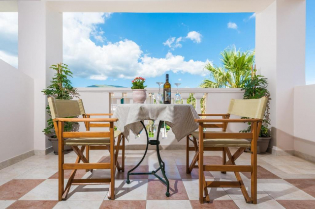 18.06 avion Bucuresti, Grecia - Zakynthos Laganas, Hotel Ilios 881 EURO, 7 nopti, Mic dejun inclus