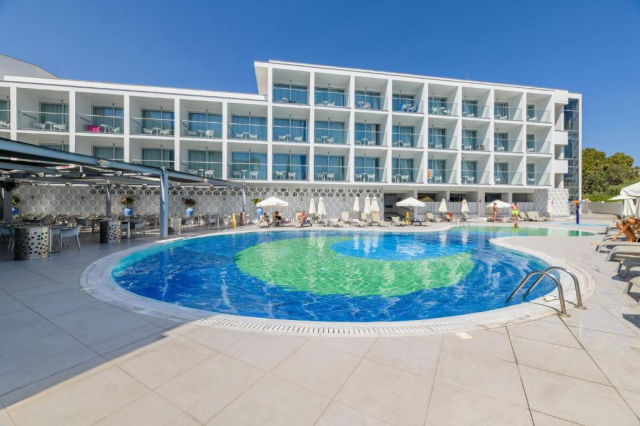 26.05 avion Bucuresti, Cipru - Zona Larnaca Ayia Napa, Hotel River Rock 538 EURO, 7 nopti, Mic dejun inclus