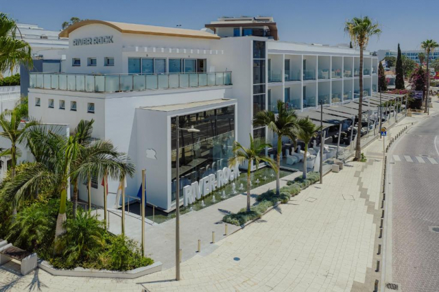 26.05 avion Bucuresti, Cipru - Zona Larnaca Ayia Napa, Hotel River Rock 538 EURO, 7 nopti, Mic dejun inclus