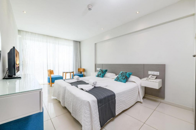 26.05 avion Bucuresti, Cipru - Zona Larnaca Ayia Napa, Hotel River Rock 538 EURO, 7 nopti, Mic dejun inclus