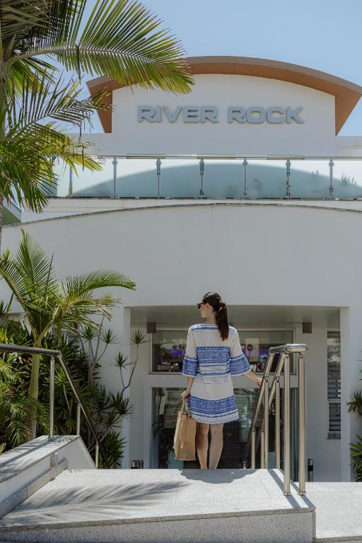 26.05 avion Bucuresti, Cipru - Zona Larnaca Ayia Napa, Hotel River Rock 538 EURO, 7 nopti, Mic dejun inclus
