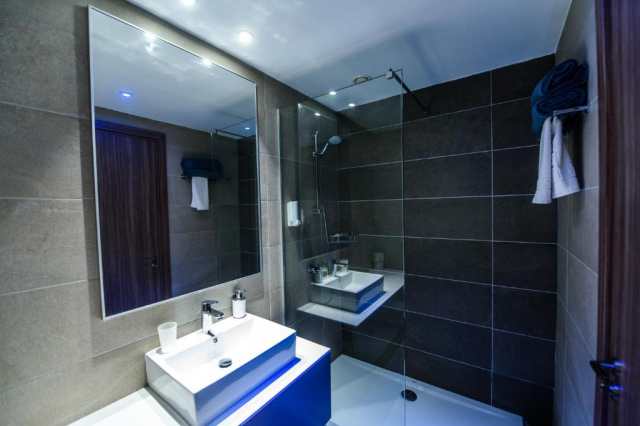 26.05 avion Bucuresti, Cipru - Zona Larnaca Ayia Napa, Hotel Eleana 694 EURO, 7 nopti, Mic dejun inclus