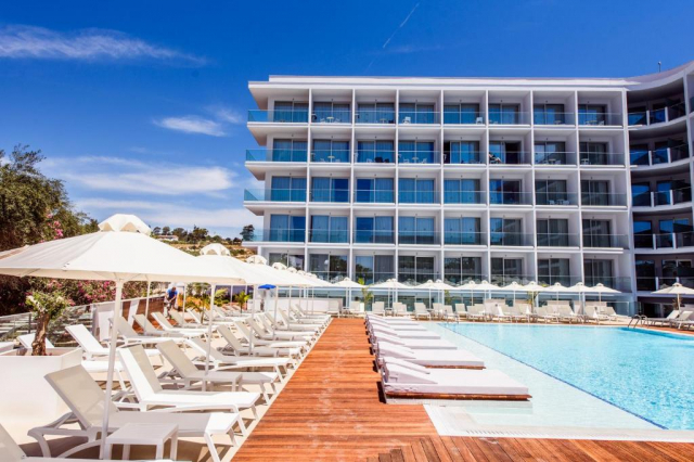 26.05 avion Bucuresti, Cipru - Zona Larnaca Ayia Napa, Hotel Eleana 694 EURO, 7 nopti, Mic dejun inclus