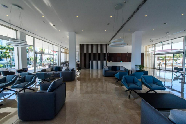 26.05 avion Bucuresti, Cipru - Zona Larnaca Ayia Napa, Hotel Eleana 694 EURO, 7 nopti, Mic dejun inclus
