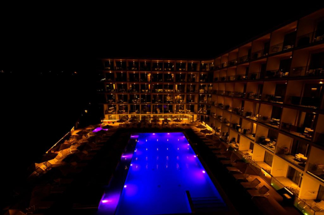 26.05 avion Bucuresti, Cipru - Zona Larnaca Ayia Napa, Hotel Eleana 694 EURO, 7 nopti, Mic dejun inclus