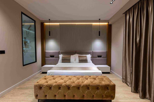 24.06 avion Bucuresti, Albania - Litoral Albania Vlora, Hotel Grand Aita 587 EURO, 7 nopti, Mic dejun inclus