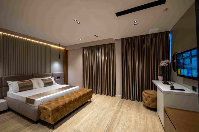24.06 avion Bucuresti, Albania - Litoral Albania Vlora, Hotel Grand Aita 587 EURO, 7 nopti, Mic dejun inclus