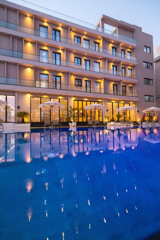 24.06 avion Bucuresti, Albania - Litoral Albania Vlora, Hotel Tris3 587 EURO, 7 nopti, Mic dejun inclus
