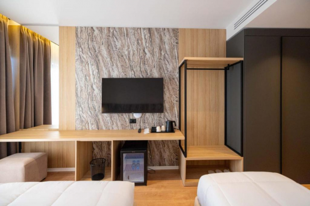 24.06 avion Bucuresti, Albania - Litoral Albania Vlora, Hotel Tris3 587 EURO, 7 nopti, Mic dejun inclus