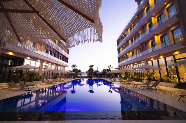 24.06 avion Bucuresti, Albania - Litoral Albania Vlora, Hotel Tris3 587 EURO, 7 nopti, Mic dejun inclus