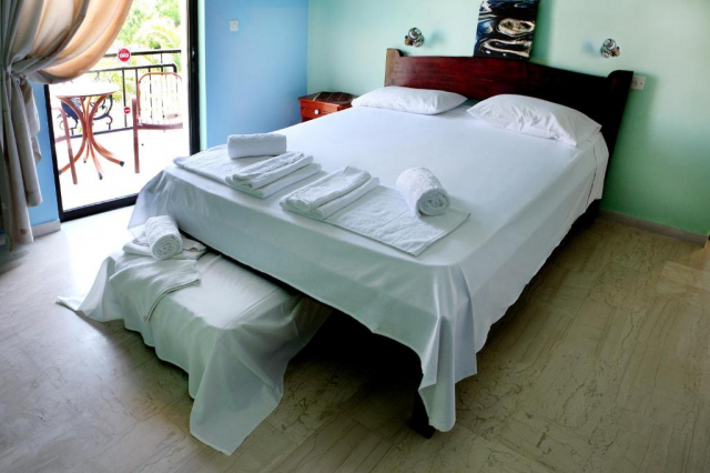 11.06 avion Bucuresti, Grecia - Zakynthos Zakynthos Town, Plubis Studios 479 EURO, 7 nopti, Fara masa