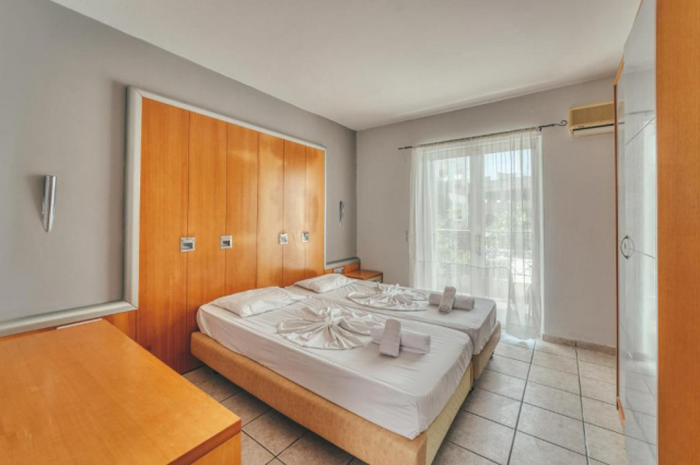 11.06 avion Bucuresti, Grecia - Zakynthos Laganas, Mojo Hotel Laganas Zante 518 EURO, 7 nopti, Fara masa