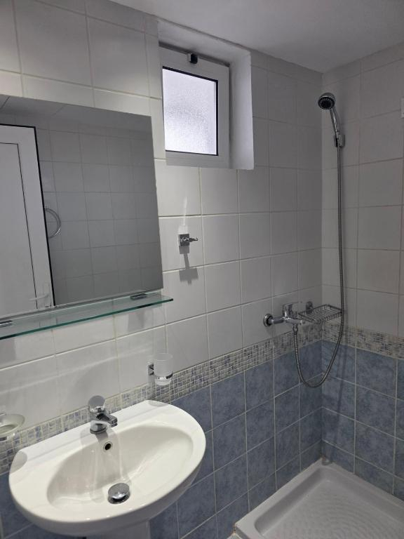 11.06 avion Bucuresti, Grecia - Zakynthos Laganas, Mojo Hotel Laganas Zante 518 EURO, 7 nopti, Fara masa