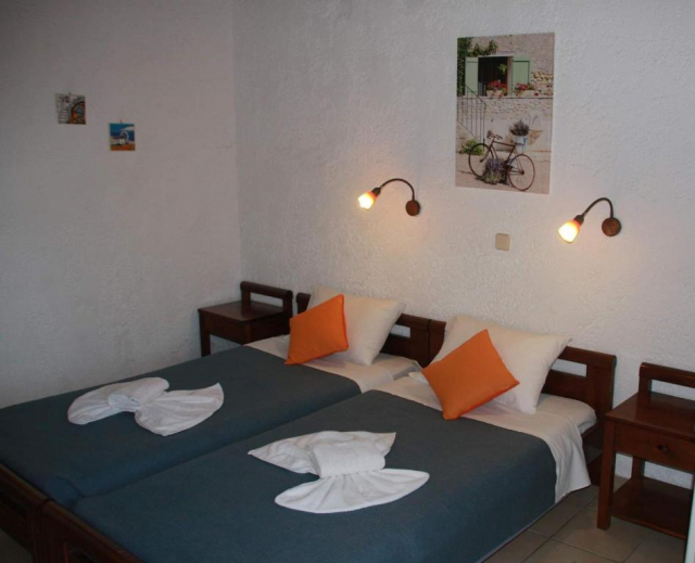 26.06 avion Bucuresti, Grecia - Creta - Heraklion Amoudara, Hotel Violetta 783 EURO, 7 nopti, Mic dejun inclus