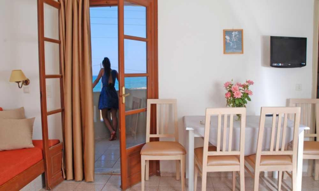 11.06 avion Bucuresti, Grecia - Creta - Heraklion Gouves, John Mary Apartments 469 EURO, 7 nopti, Fara masa