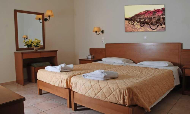 11.06 avion Bucuresti, Grecia - Creta - Heraklion Gouves, John Mary Apartments 469 EURO, 7 nopti, Fara masa