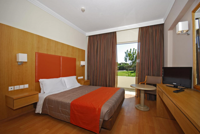 08.06 avion Bucuresti, Grecia - Kos Psalidi, Kipriotis Village Resort 753 EURO, 7 nopti, All inclusive