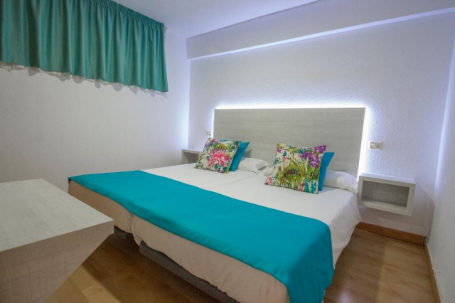 06.06 avion Bucuresti, Spania - Gran Canaria Playa del Ingles, Hotel Green Field 694 EURO, 7 nopti, Mic dejun inclus