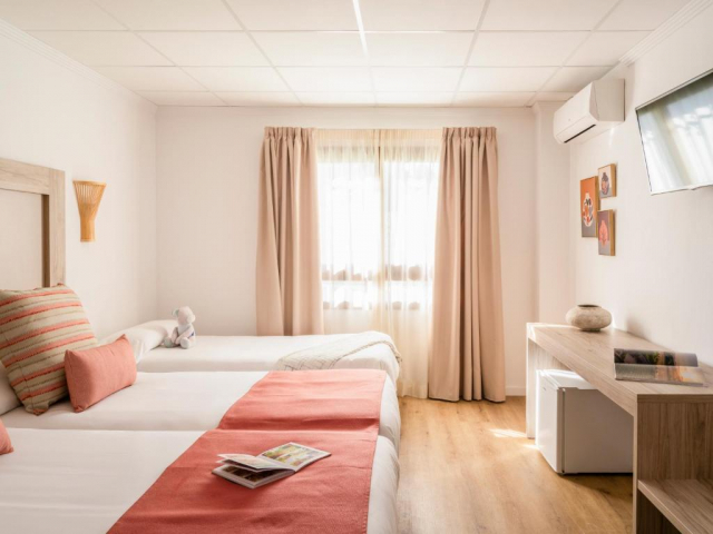 04.06 avion Bucuresti, Spania - Costa del Sol - Malaga Fuengirola, Hotel Ona Las Rampas 783 EURO, 7 nopti, Mic dejun inclus