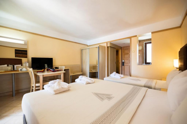 30.05 avion Bucuresti, Turcia - Antalya Side, VONRESORT Golden Beach & Aqua - Kids Concept 930 EURO, 7 nopti, Ultra all inclusive